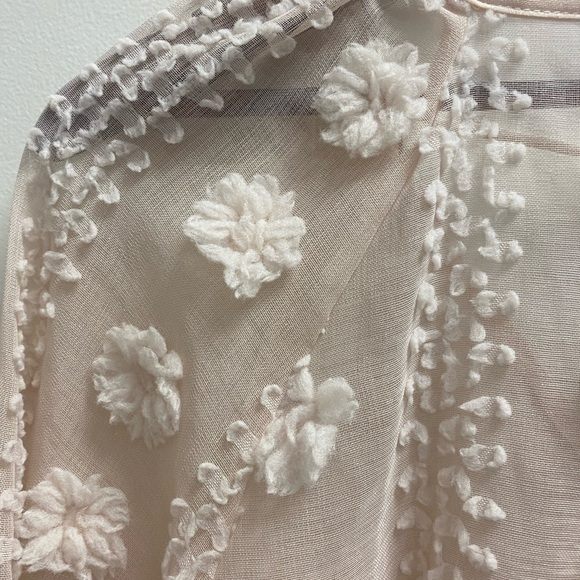 Zara 3D floral shirt in Ecru, M. New with tags. - Picture 4 of 4